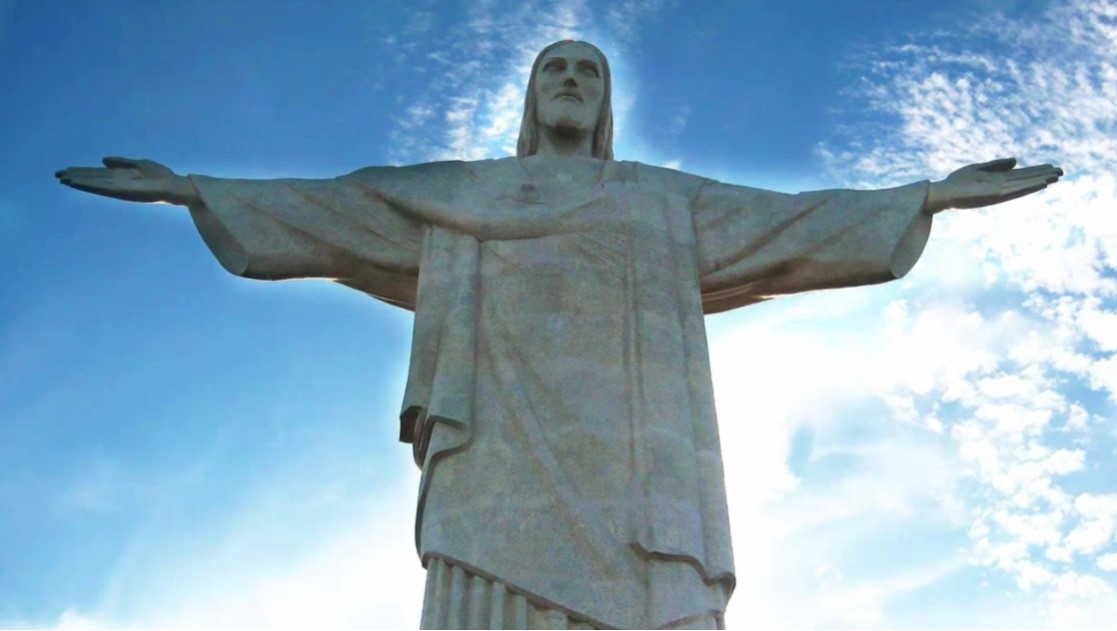 Статую Христа-Искупителя погасили на 60 минут в знак поддержки бразильского футболиста Винисиуса Жуниора