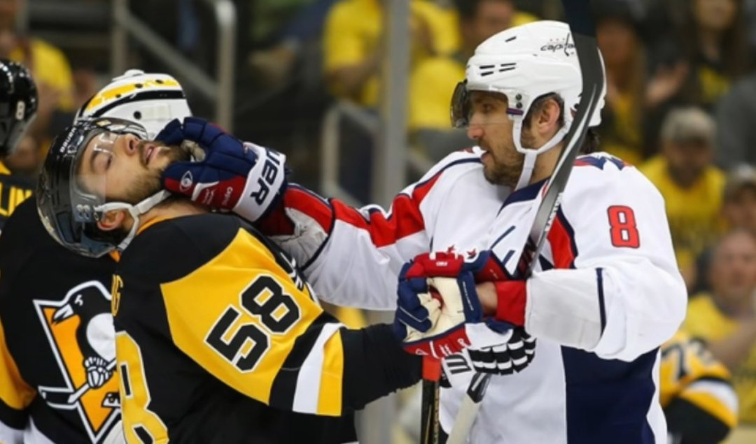 Беттмэн: Игроки НХЛ не будут надевать радужные свитера на тренировках