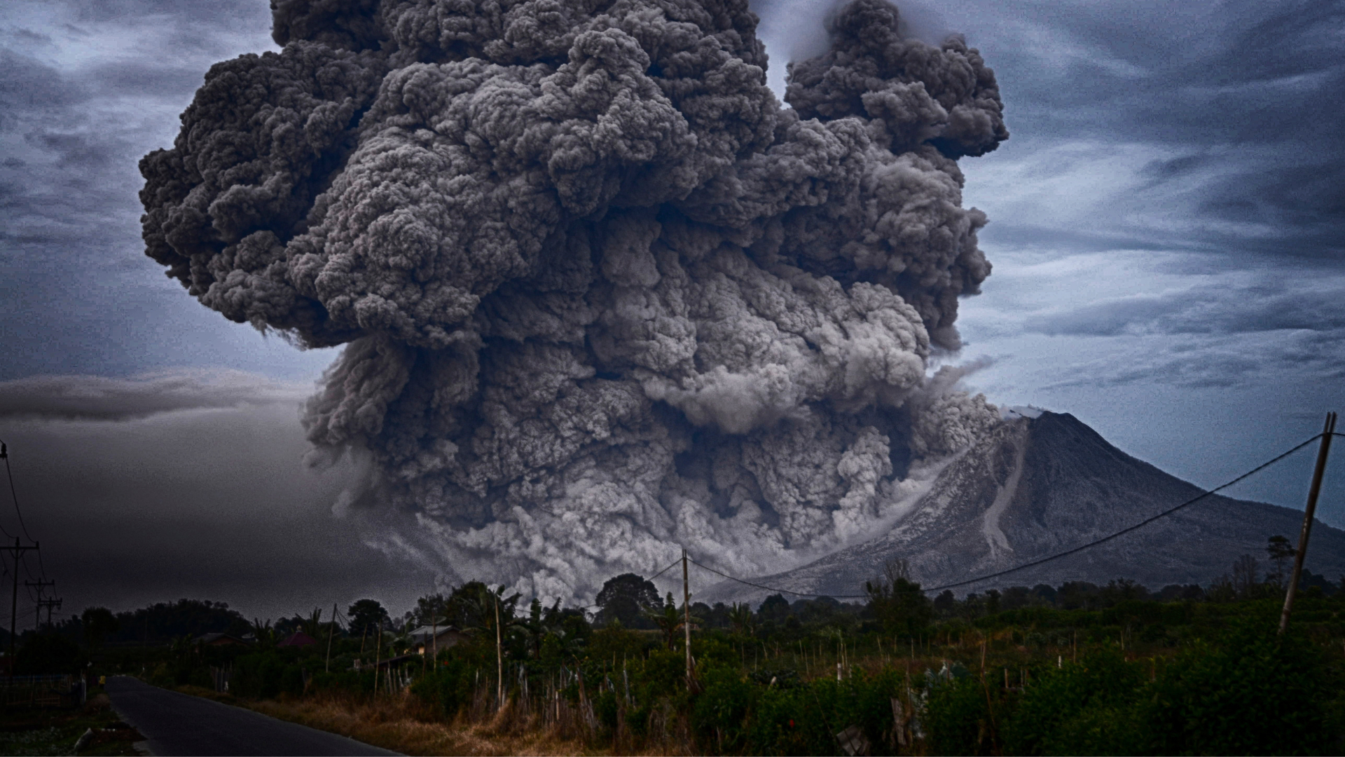 Извержения вулканов существенно влияет на климат Земли