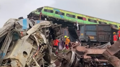 Число погибших при столкновении поездов в индийском штате Одиша выросло до 294 человек