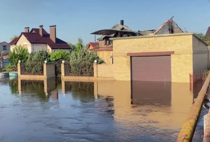Пик наводнения пройден: В Херсонской области эвакуировали более 7 тысяч человек с затопленных территорий