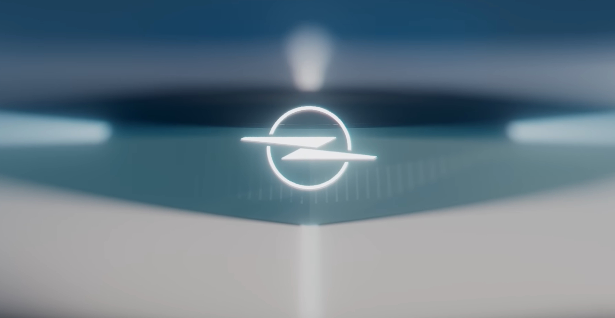 Opel вслед за Infiniti обновил фирменный логотип