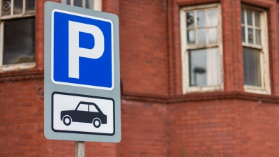 Беременным россиянкам хотят предоставить первый час парковки бесплатно