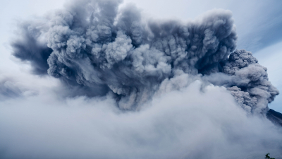 Российский учёный доказал, что землетрясения и извержения вулкана могут провоцироваться суперлунием