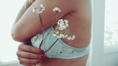 «Втянутая» грудь может быть признаком серьезной опухоли, предупреждает врач-маммолог