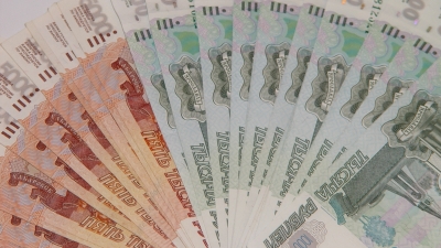 Западные санкции отрезали пути начисления выплат российским пенсионерам за рубежом