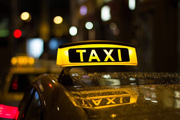 Сервисы такси продолжают грабить россиян