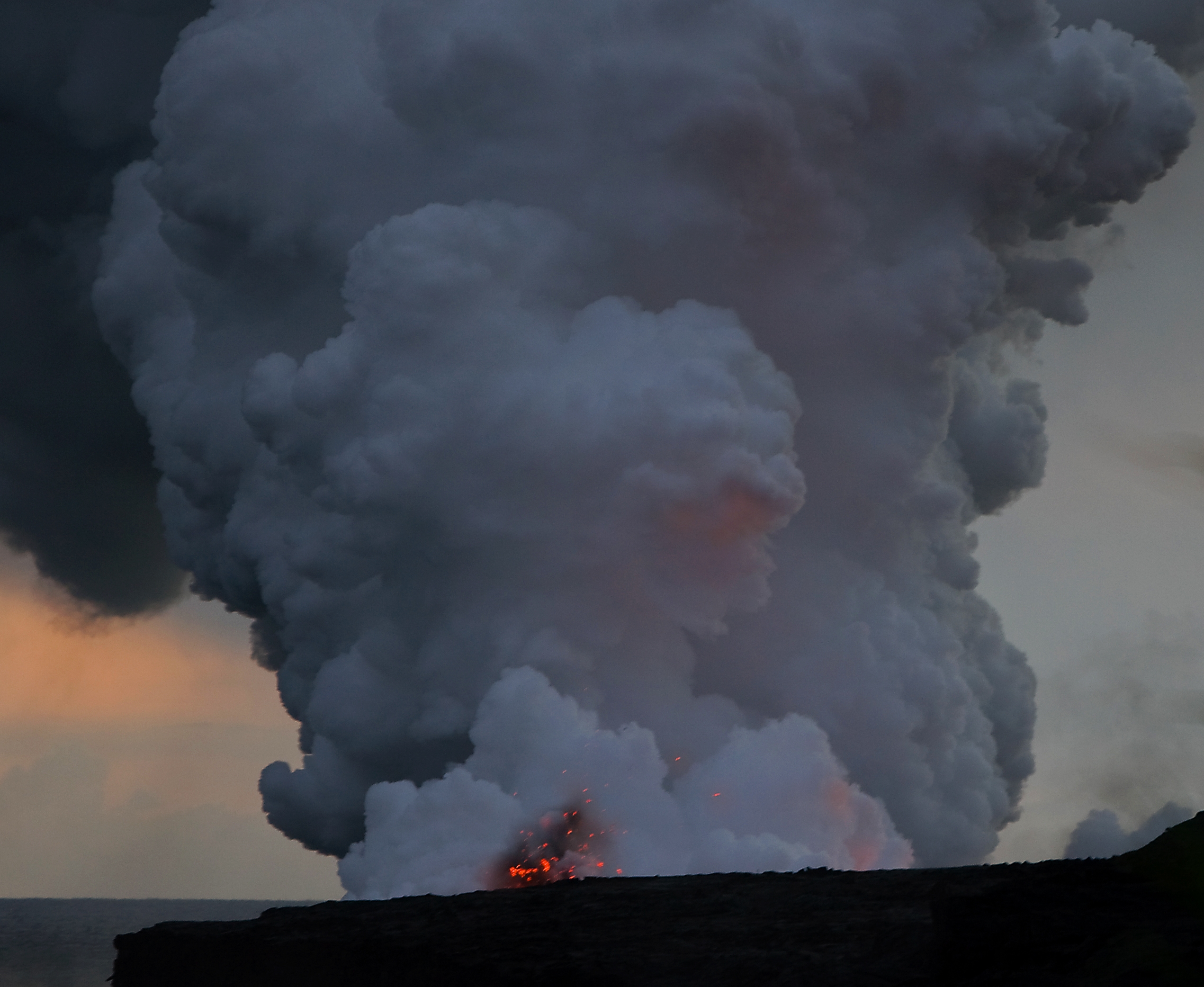 Гавайи вновь в опасности из-за извержения вулкана Килауэа