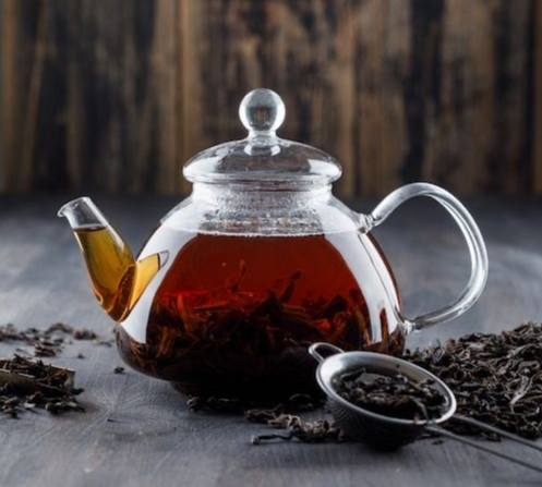 Привычка пить чай с похмелья может быть губительна — эксперт