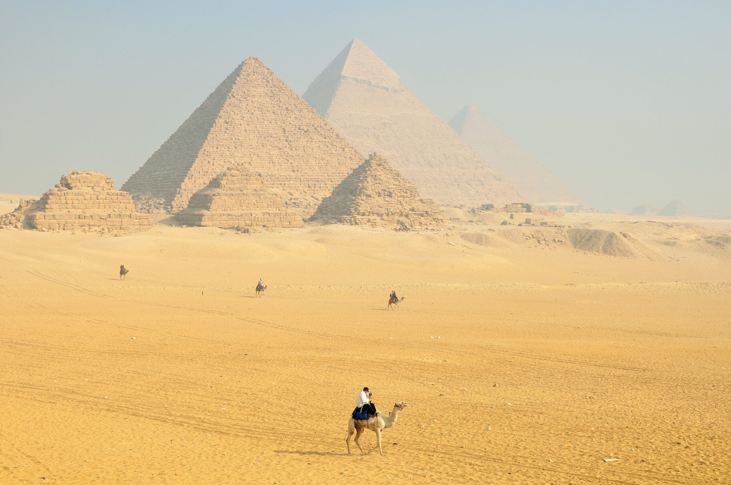 Спустя 200 лет изучения ученые нашли 8 загадочных комнат в египетской пирамиде