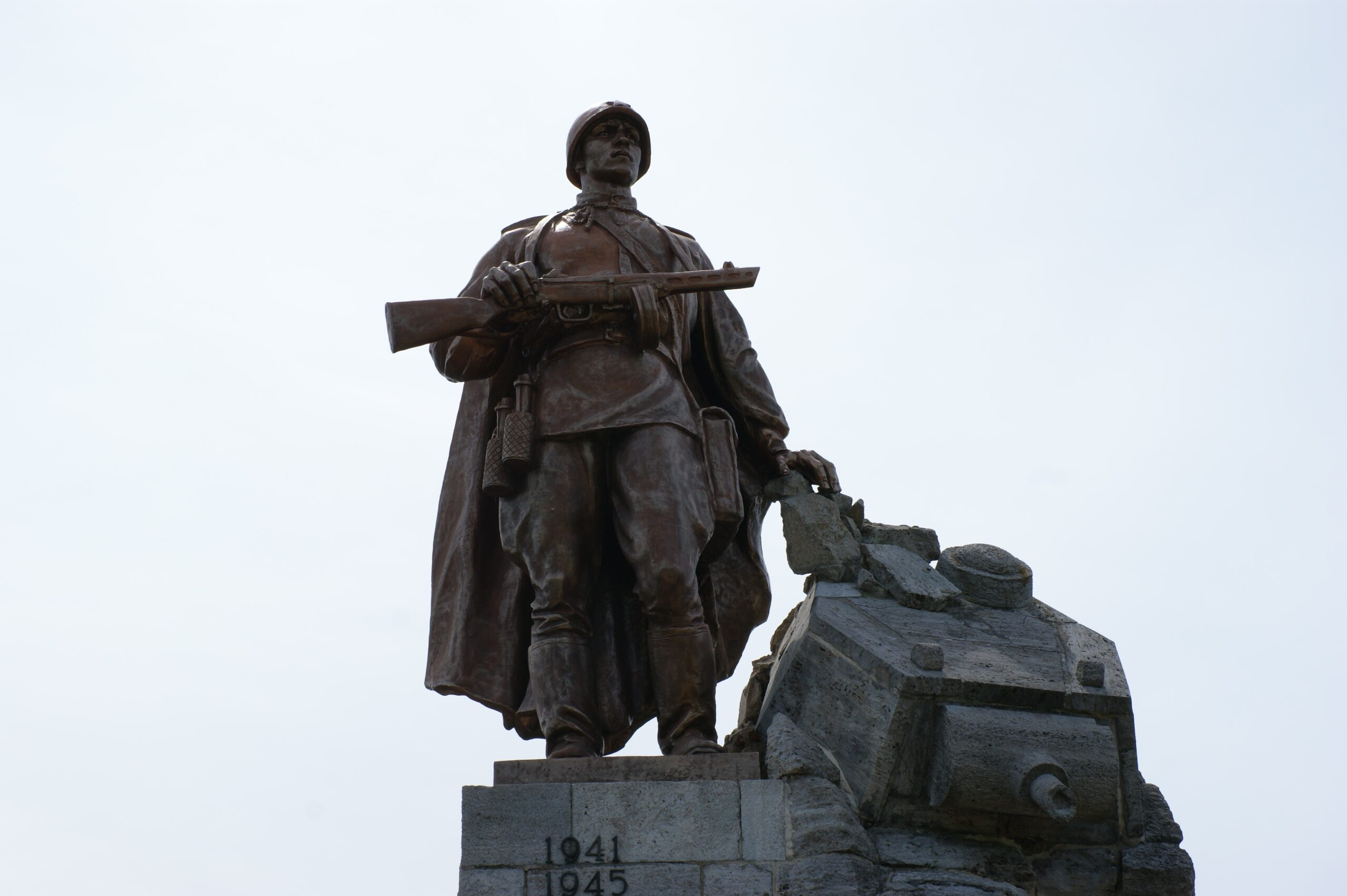 Как в Кыргызстане чтят память о Великой Отечественной войне