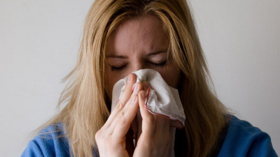 Простуда и COVID-19 одинаково опасны для организма — исследование британских учёных