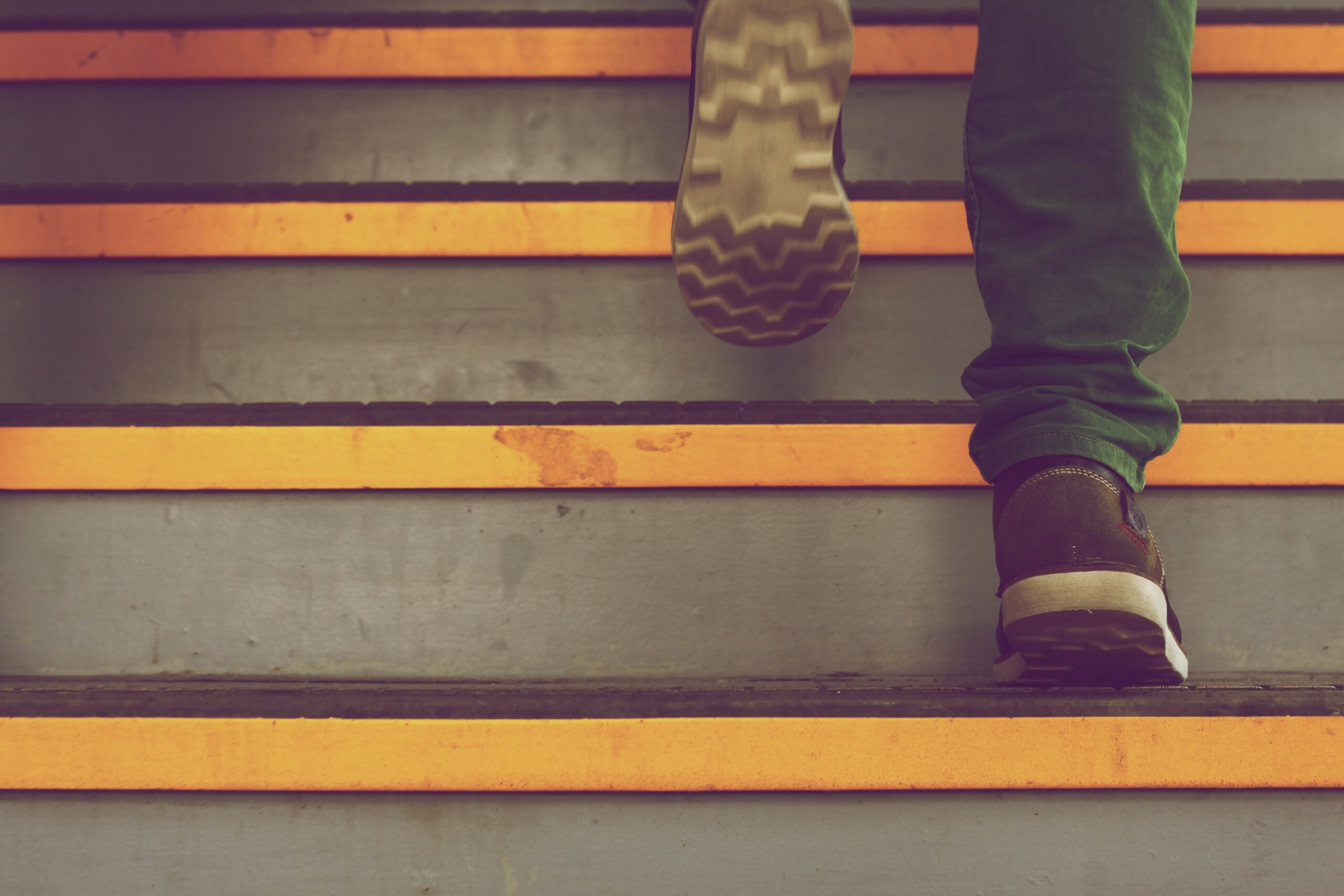 Подъем по лестнице на 50 ступеней может уменьшить риск болезней сердца и сосудов — исследование