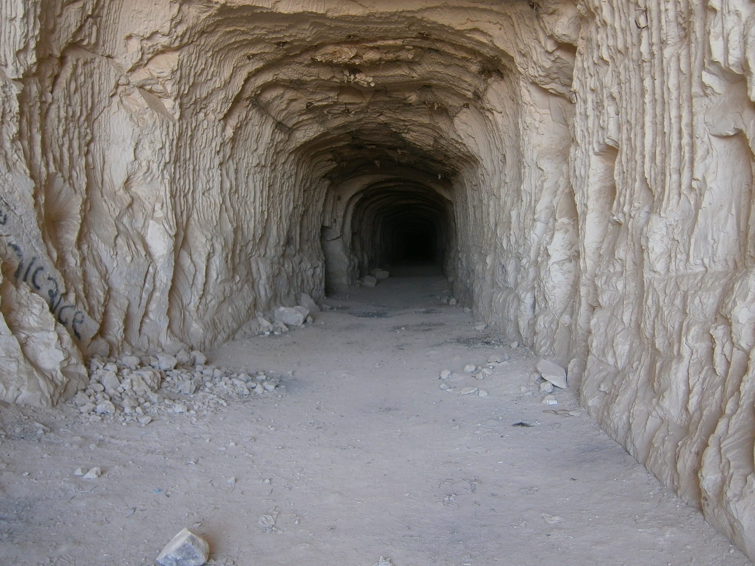 Раскрыта тайна пещеры, куда люди ходят для «разговора с дьяволом»