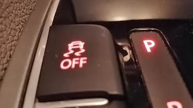 Лайфхак безопасности из TikTok: какую кнопку на приборной панели лучше не трогать