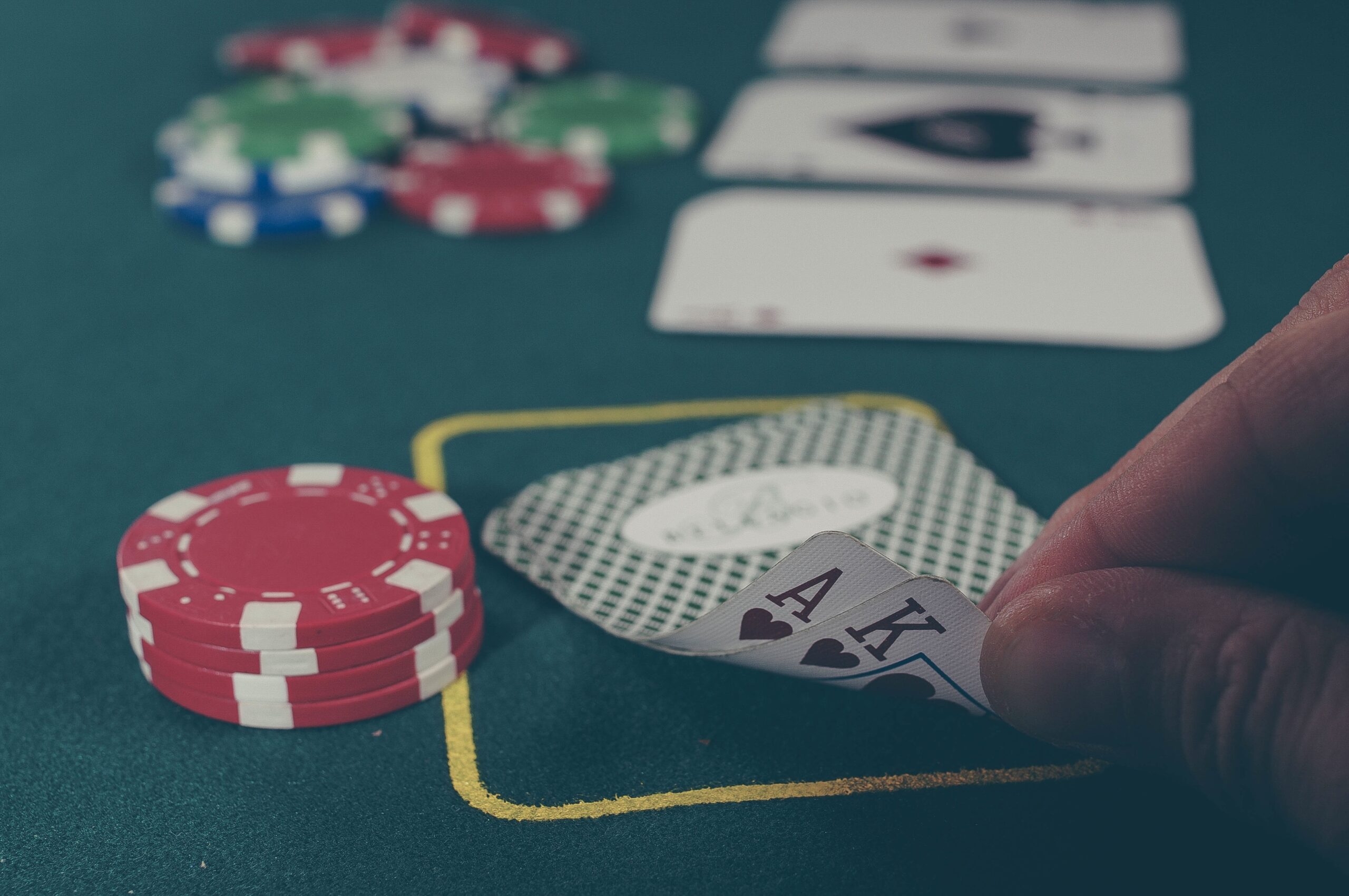 Shot: Ушел из жизни известный специалист по покеру Лев Натансон