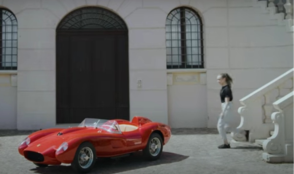 Ferrari выпустила эксклюзивную мини-версию за 11 миллионов рублей
