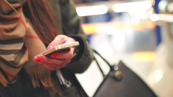Эксперты предупреждают о новом мошенническом трюке: СМС сообщения от «детей»