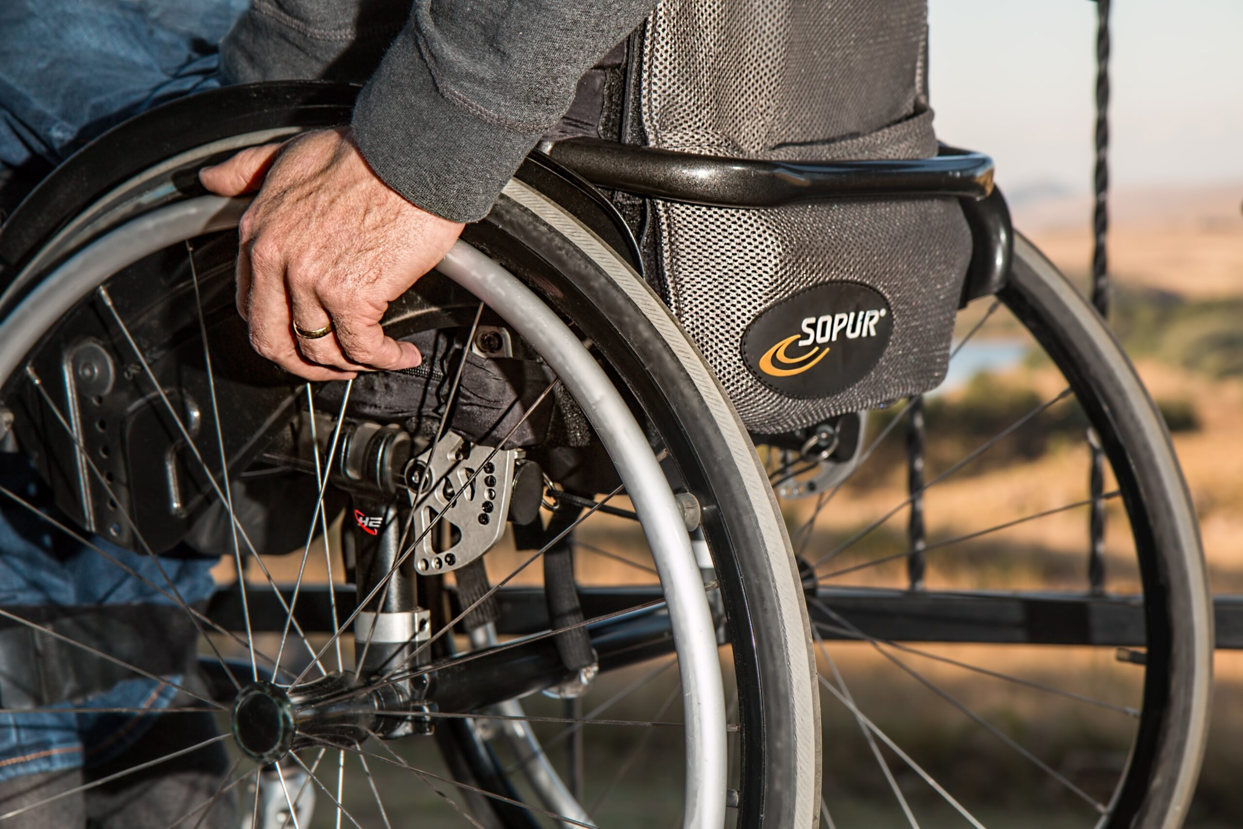 Уход за инвалидами: как получить компенсацию и поддержку от государства