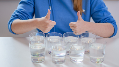 Врач с ужасом выяснил, что 8 стаканов воды — это навязанный миф