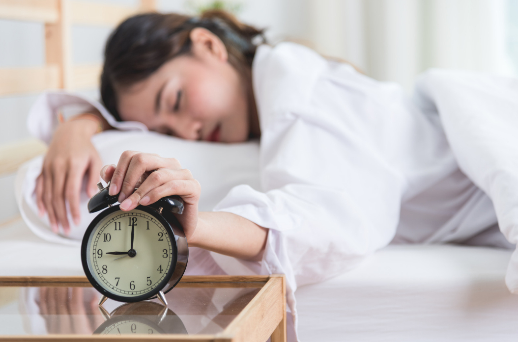 Ученые доказали, что лишние полчаса сна помогут выспаться