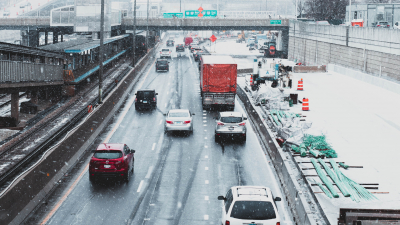Автодор предупредил автомобилистов о мокром снеге на российских трассах