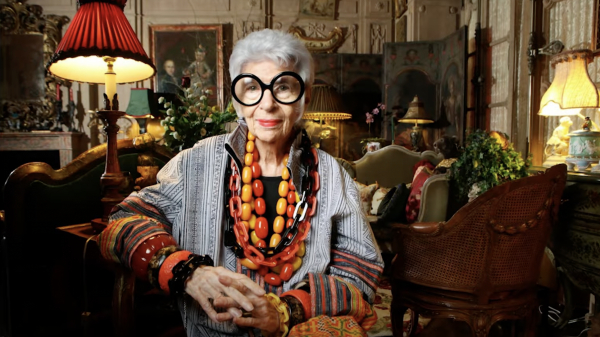 «Икона моды» Айрис Апфель скончалась в 102 года
