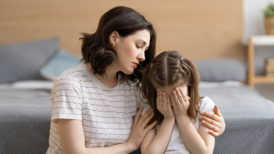 Психолог рассказала, какие слова помогут успокоить ребенка в сложной ситуации