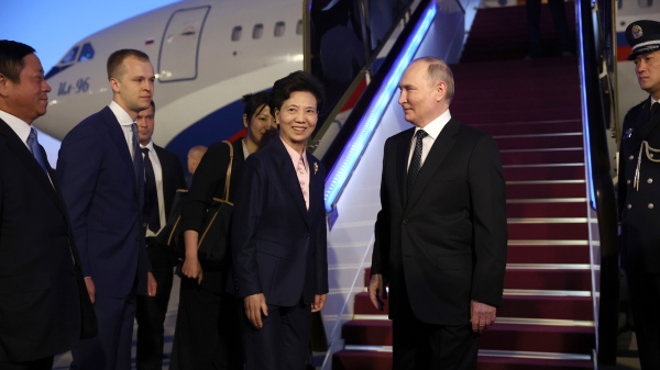 Внешность и галантность Путина влюбили в себя жителей китайского Пекина