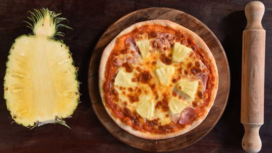 Бутербродная Италия, часть 3. Как приготовить гавайскую пиццу с ананасами и не привлечь внимание итальянских санитаров