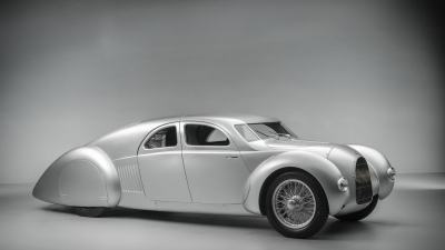 Audi собрала спорткар с 16-цилиндровым мотором и дизайном на основе чертежей 30-х годов