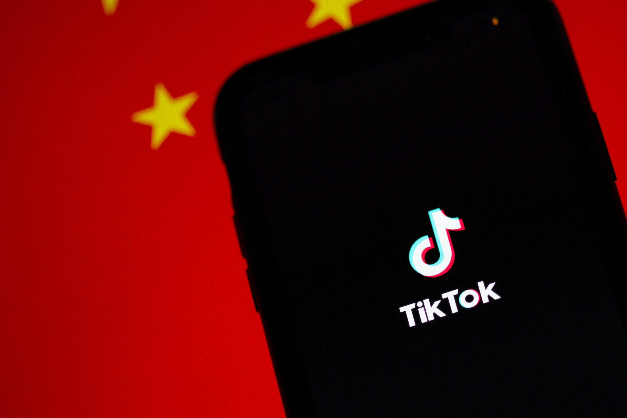 Американцы массово переходят в китайский RedNote из-за возможной блокировки TikTok