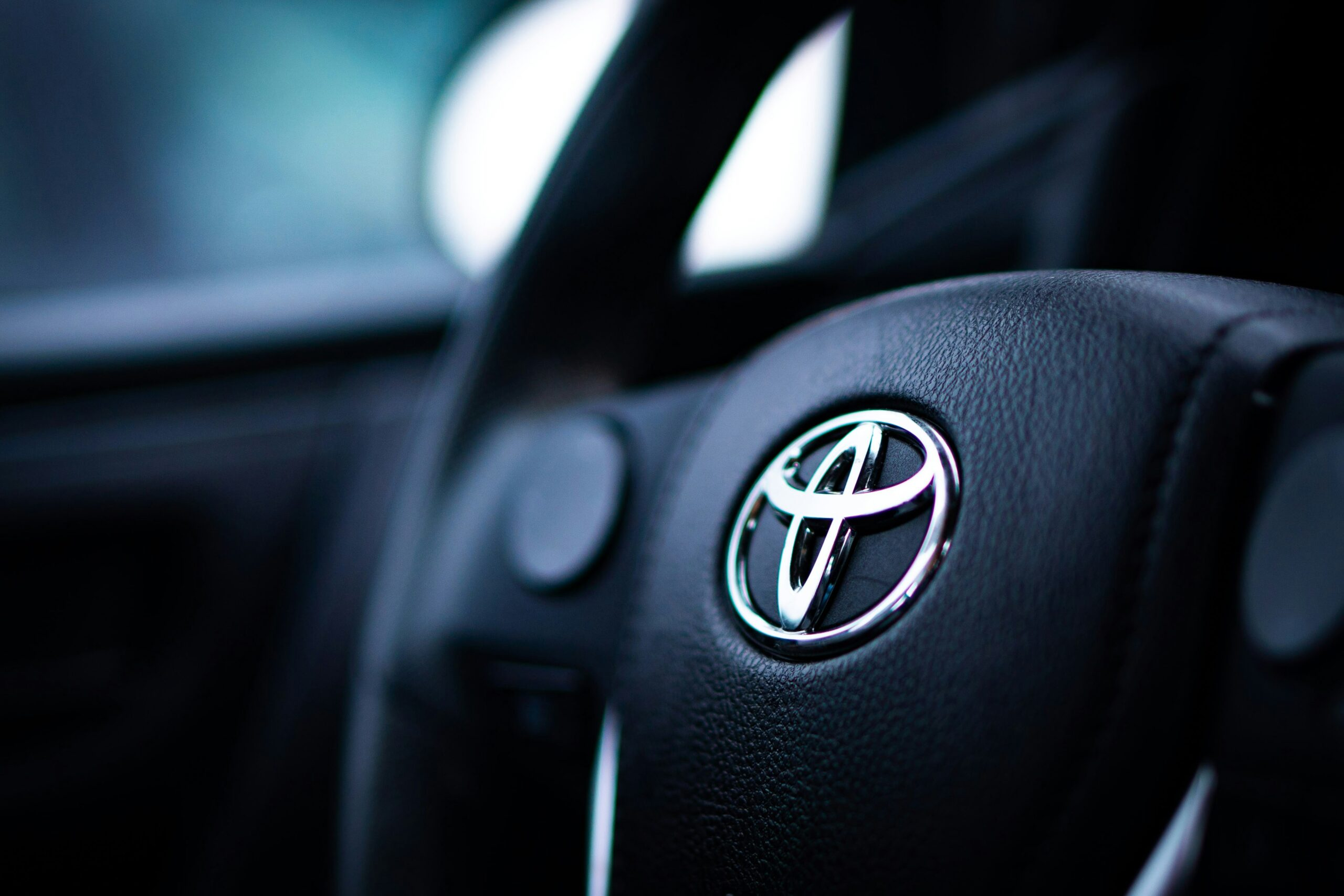 Toyota возвращается в Россию: начались продажи новых моделей
