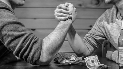 Мужчины без детей чаще увлекаются азартными играми в 2,7 раза