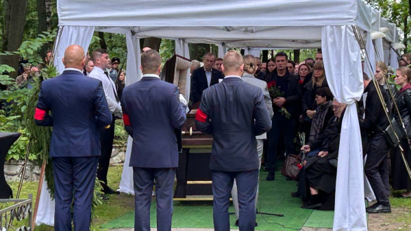 Экс-министра Старовойта похоронили на Смоленском кладбище Петербурга