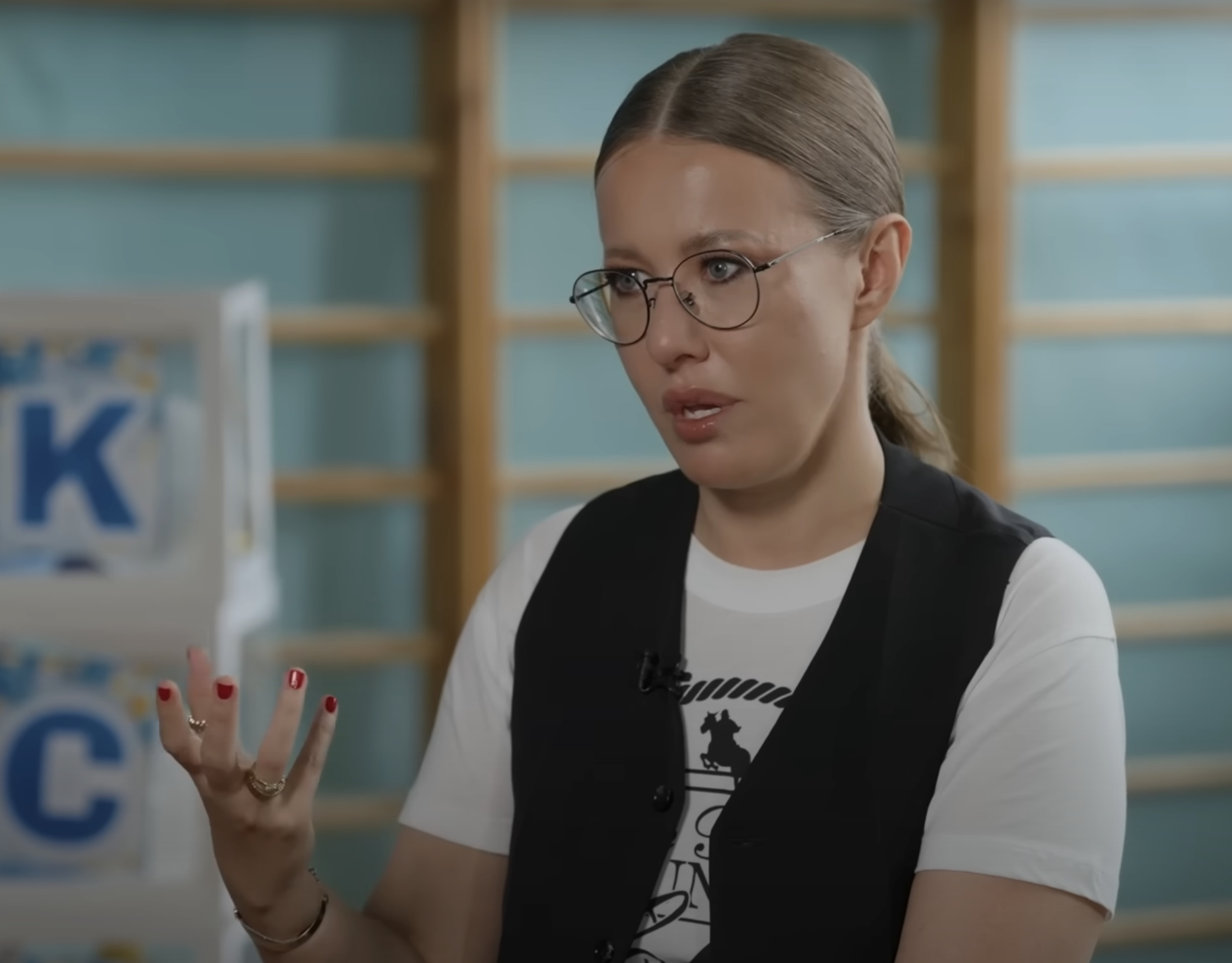 «Ты опять фигню выпустила?»: сын Собчак стал ее главным хейтером