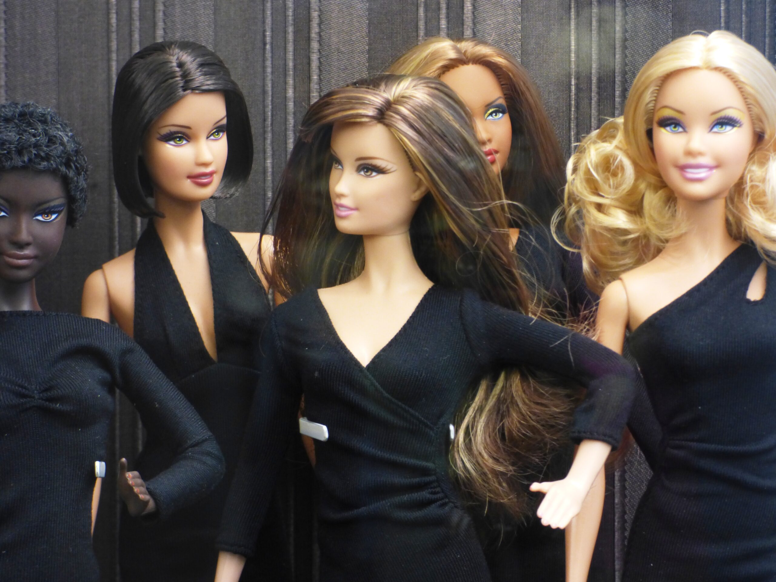 Теперь и с помпой: Mattel показала Барби с диабетом первого типа