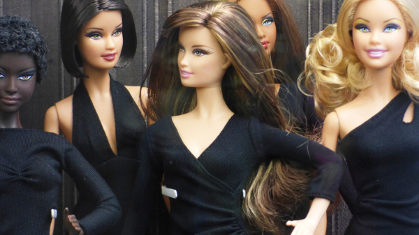 Теперь и с помпой: Mattel показала Барби с диабетом первого типа