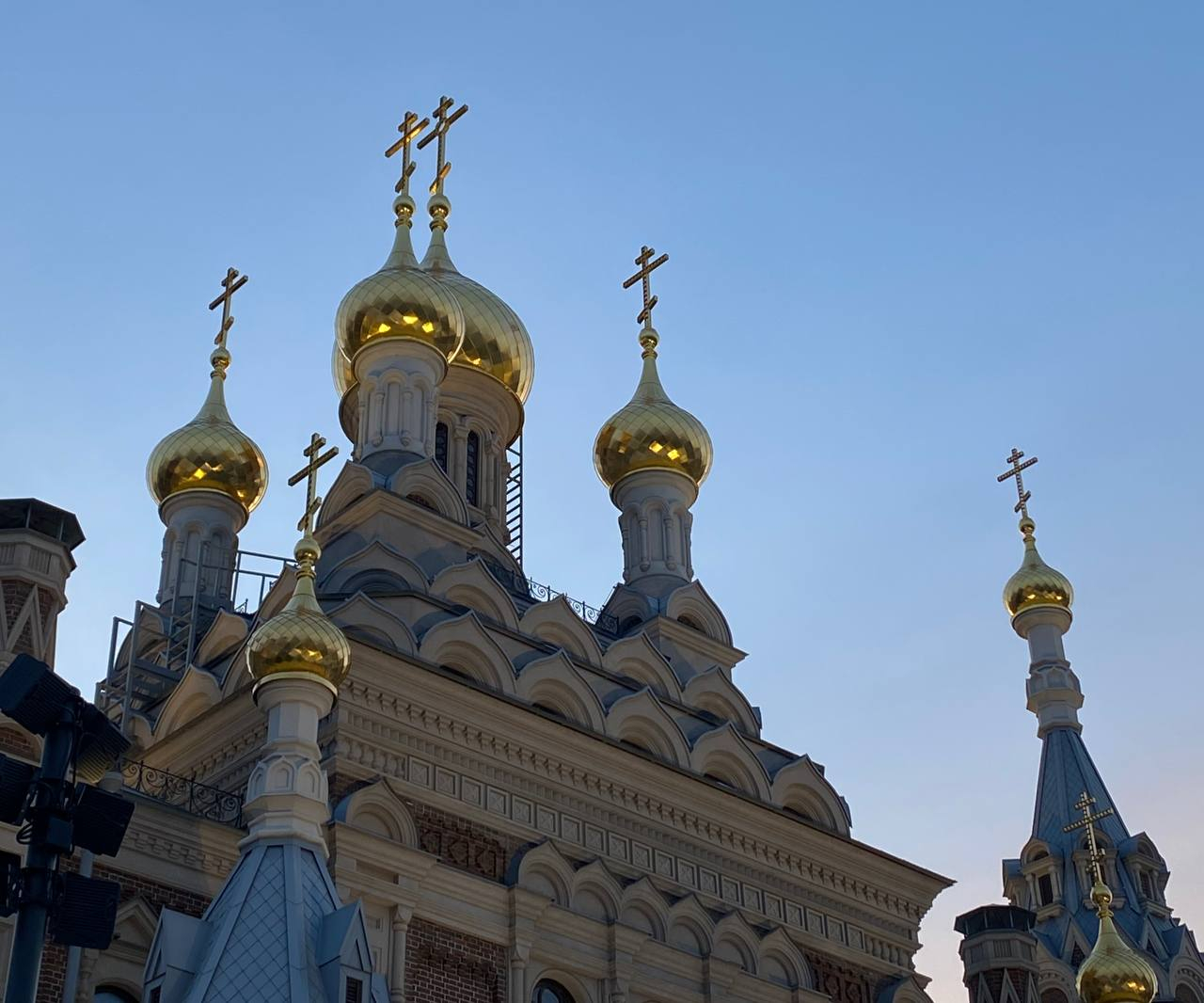 В РПЦ предложили молиться за мессенджер MAX и благословлять гаджеты 