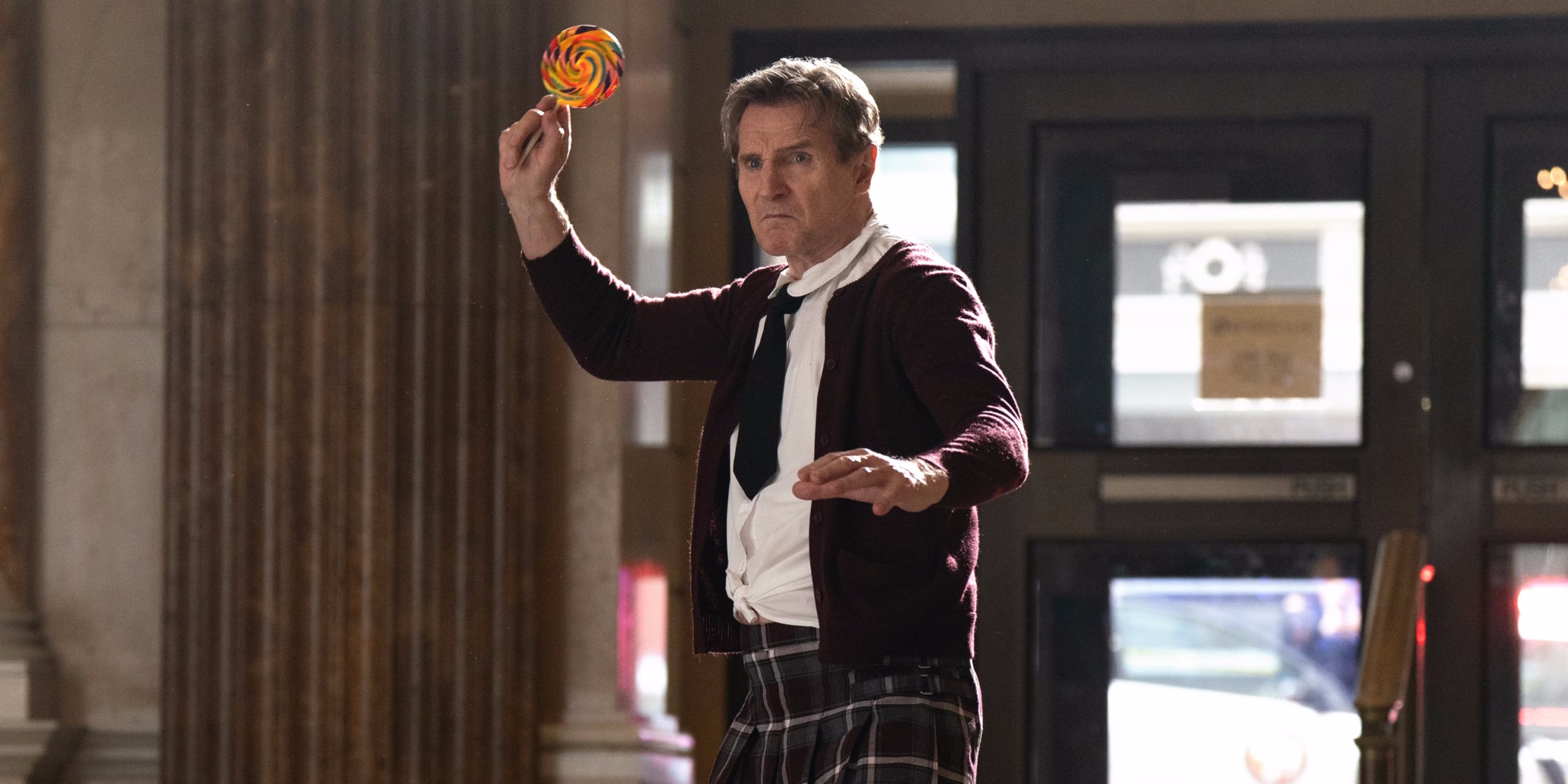 Режиссер оригинального «Голого пистолета» раскритиковал перезапуск 2025 года