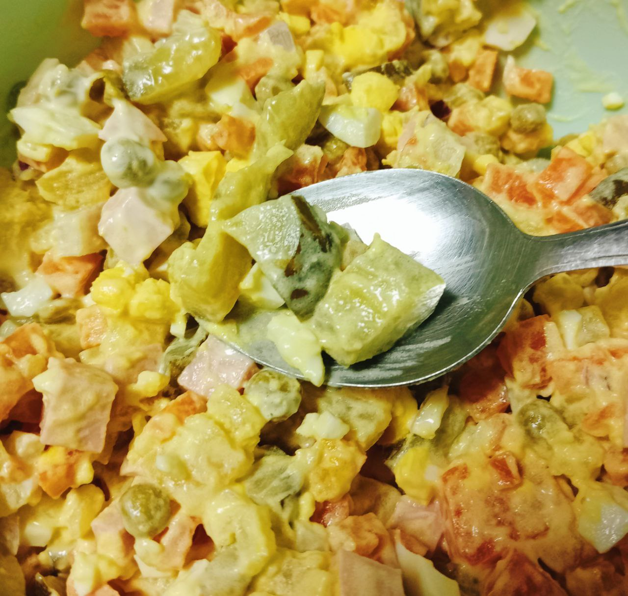 Двухсотграммовая порция салата «Оливье» обойдется петербуржцам в 63 рубля