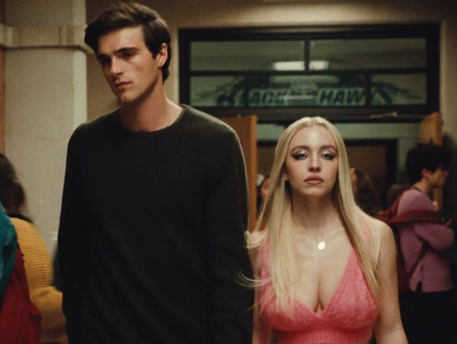 Образ недели: одежда Сидни Суини действует людям на нервы