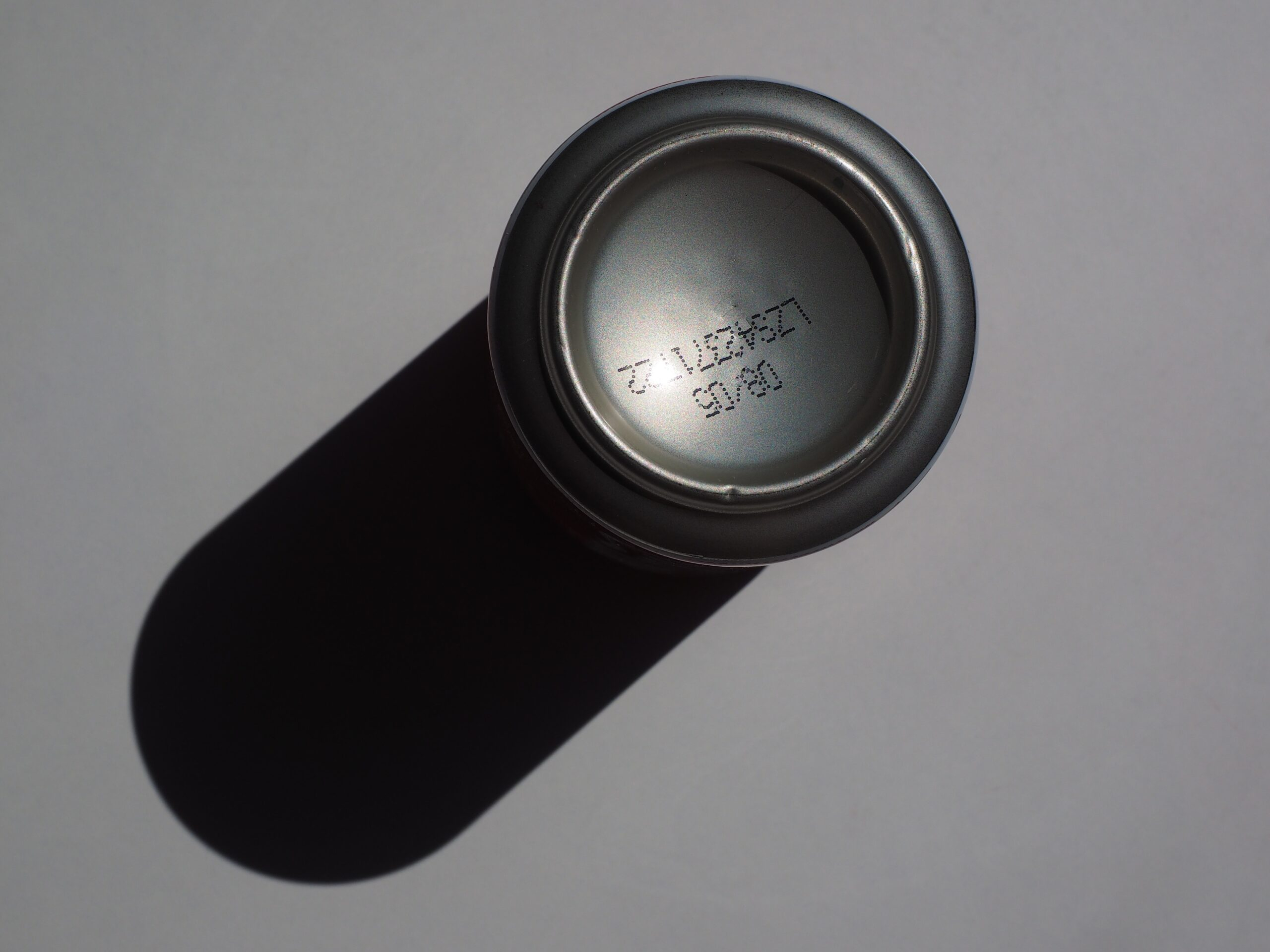 Покупка банки с соплями у художника из Петербурга обойдется в 25 тысяч рублей