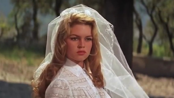 Культовой французской актрисы Брижит Бардо не стало на 92-м году жизни