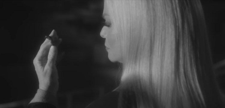 Долиной не хватило трех машин для своевременного выезда из проданной квартиры