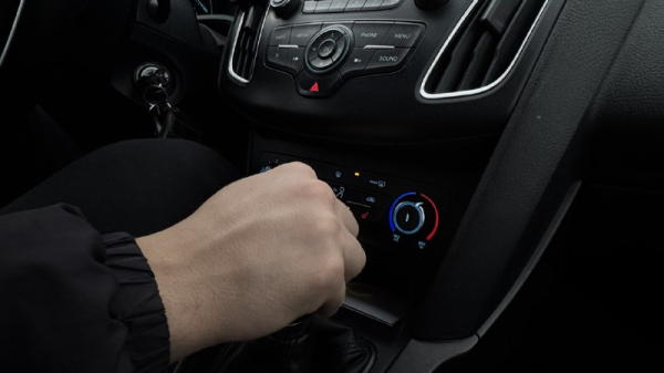 Пассажиры смогут проверять через сервисы «Госуслуг» законность работы таксистов