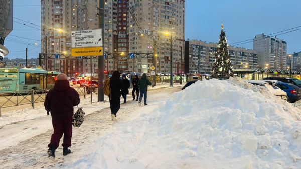 Россиянам объяснили, когда можно не выходить на работу из-за непогоды