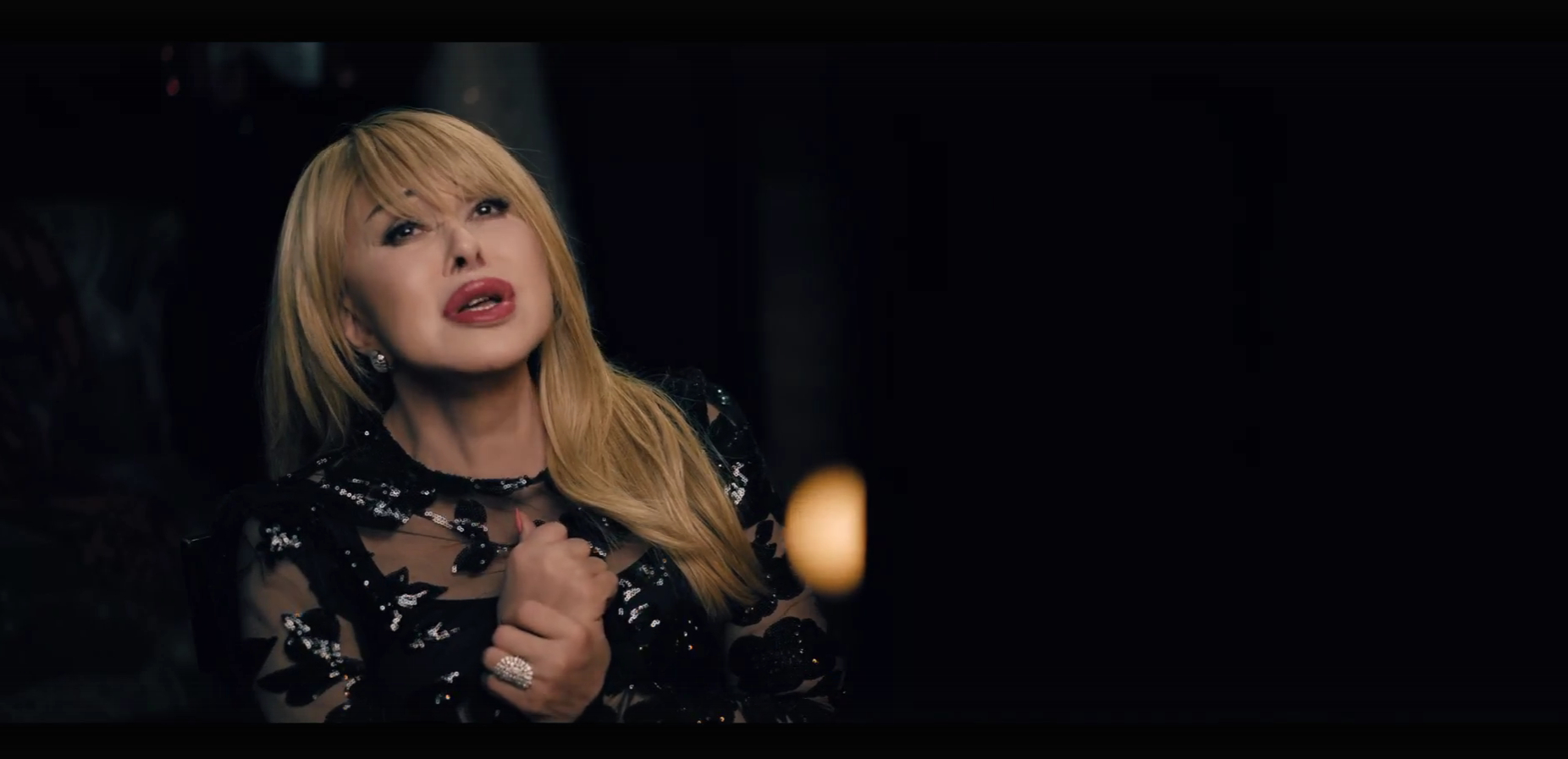 Любовь Успенская поскандалила в самолете из-за своей собаки