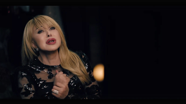 Любовь Успенская поскандалила в самолете из-за своей собаки