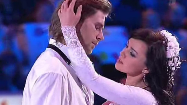 Директор Анастасии Заворотнюк рассердилась на слухи о новой женщине Петра Чернышева